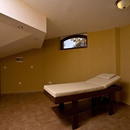 Hotel Chinar Chisaria Zewnętrze zdjęcie
