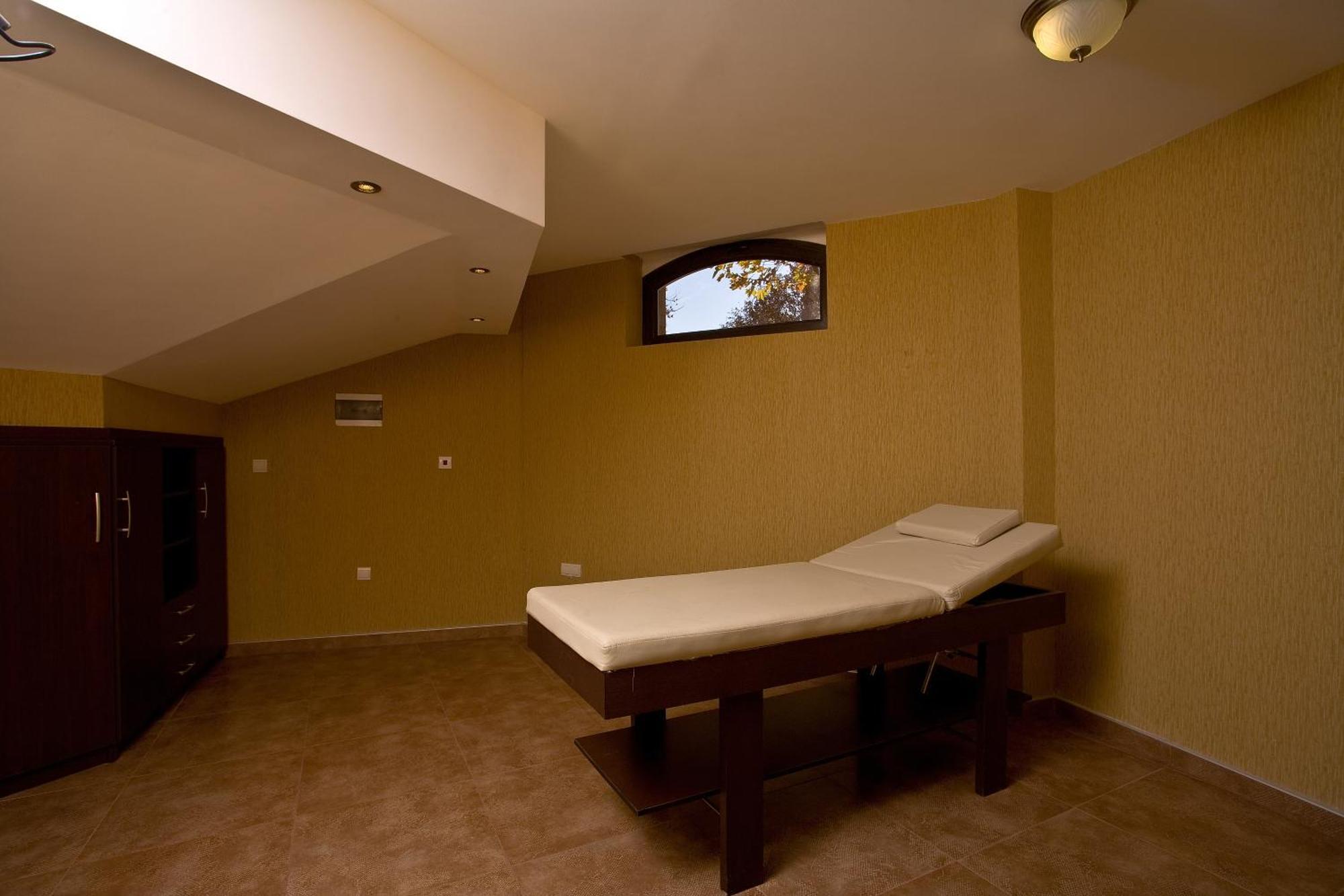 Hotel Chinar Chisaria Zewnętrze zdjęcie