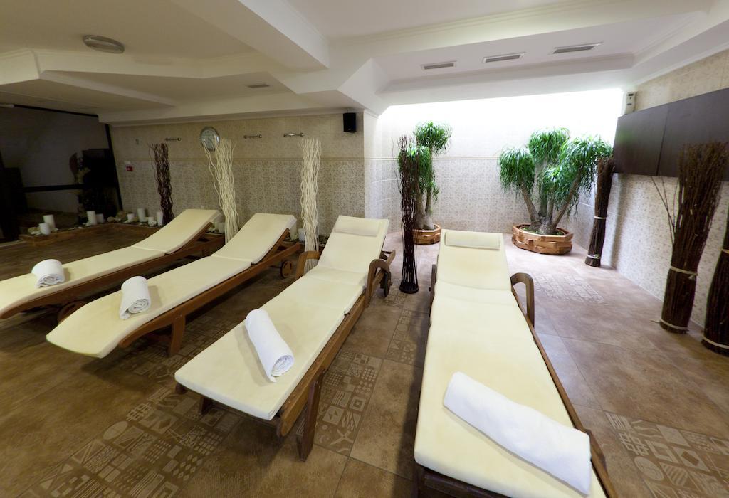 Hotel Chinar Chisaria Zewnętrze zdjęcie