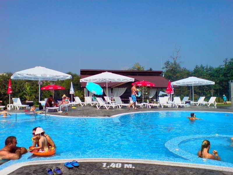 Hotel Chinar Chisaria Zewnętrze zdjęcie