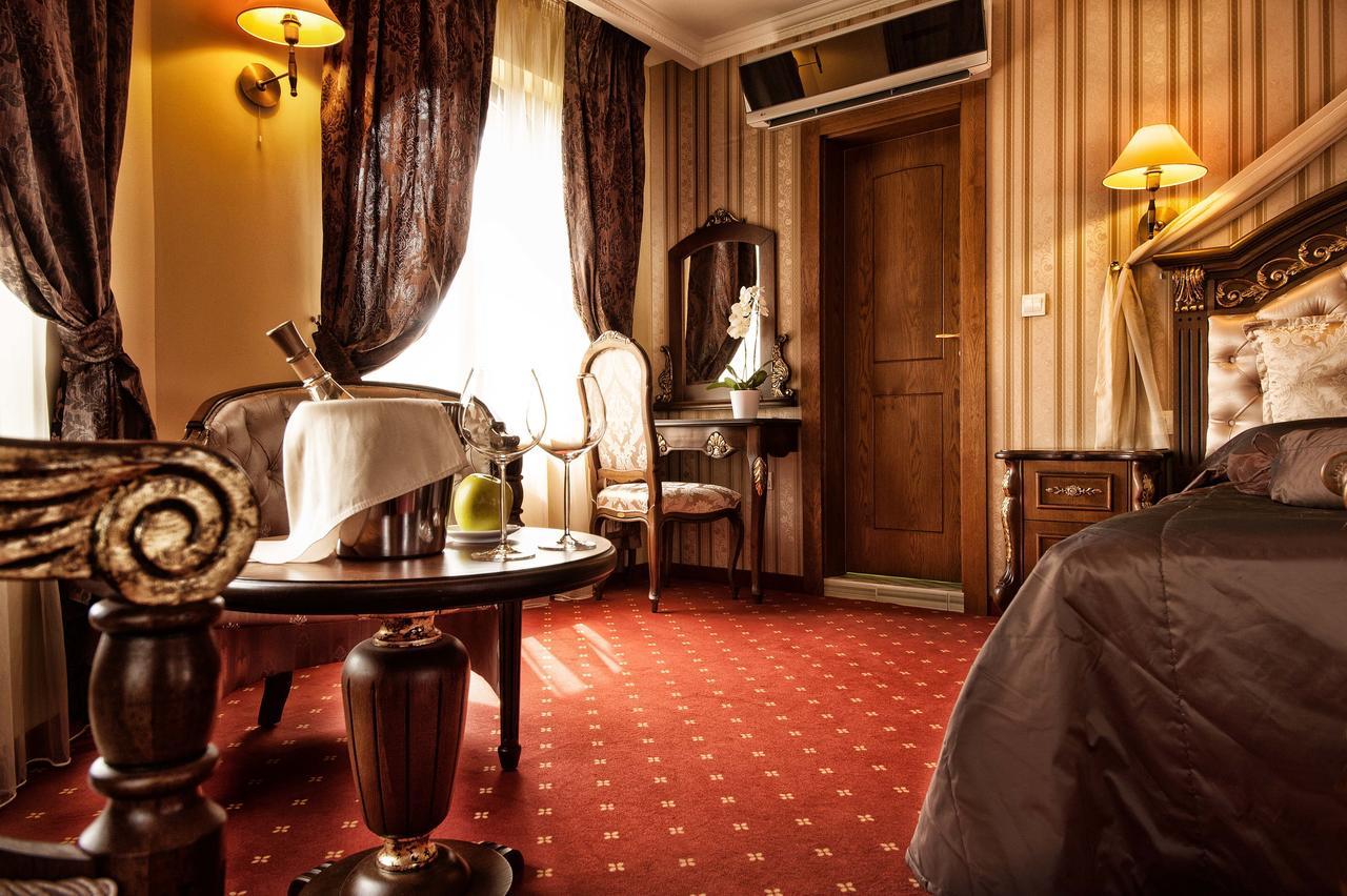 Hotel Chinar Chisaria Zewnętrze zdjęcie