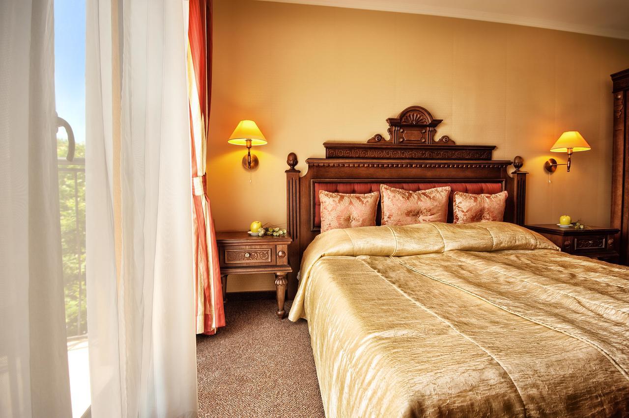 Hotel Chinar Chisaria Zewnętrze zdjęcie