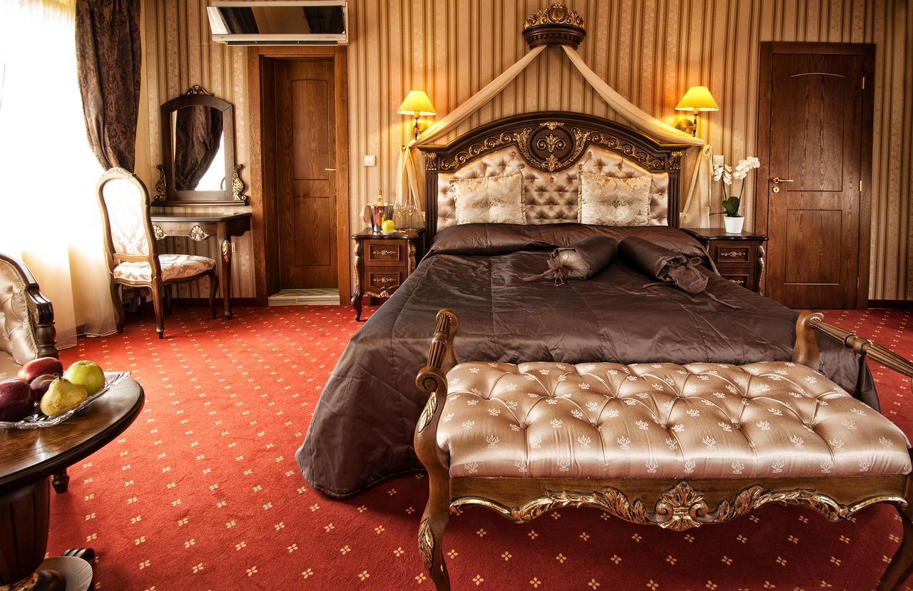 Hotel Chinar Chisaria Zewnętrze zdjęcie