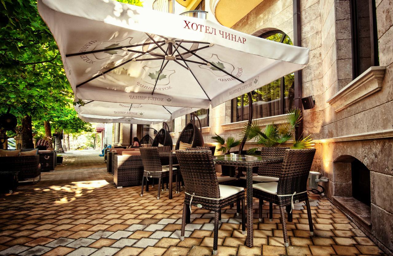 Hotel Chinar Chisaria Zewnętrze zdjęcie