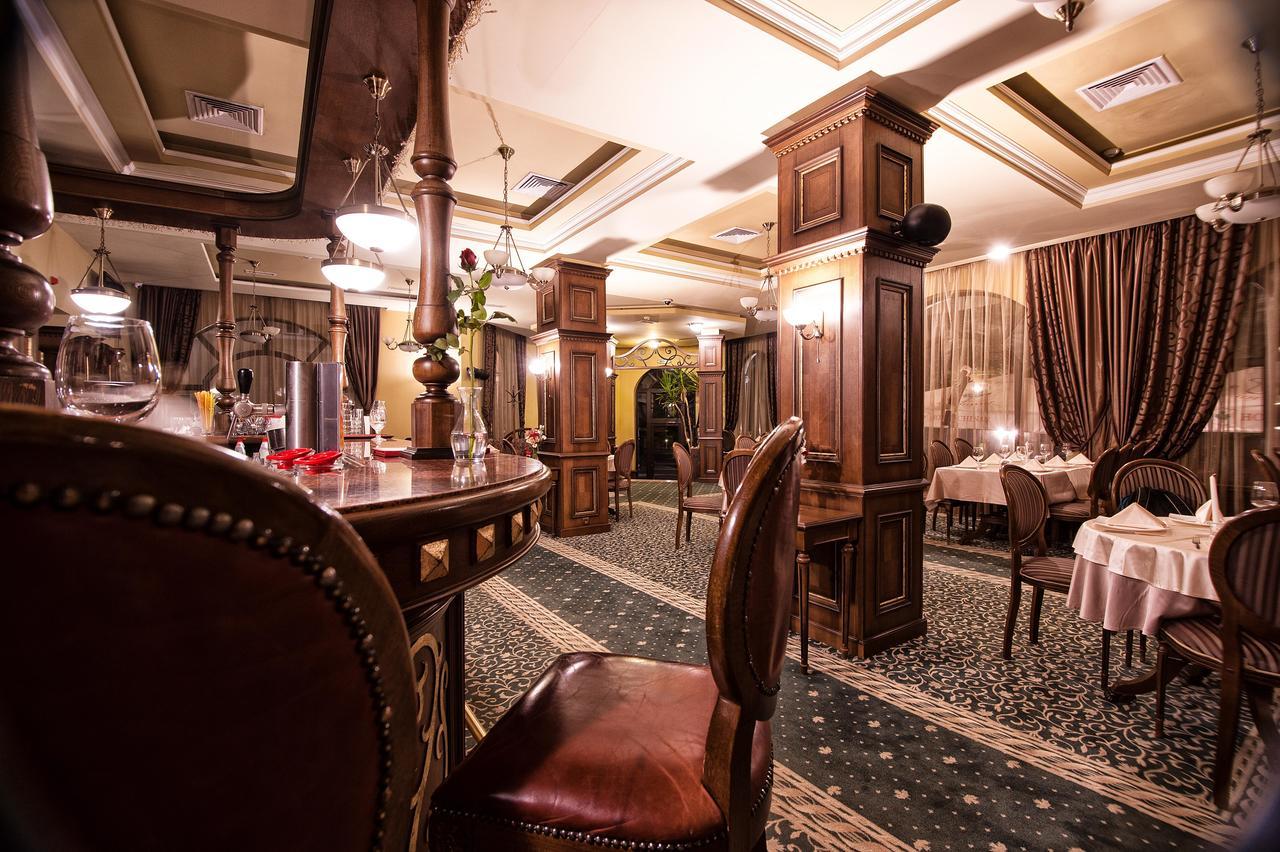 Hotel Chinar Chisaria Zewnętrze zdjęcie
