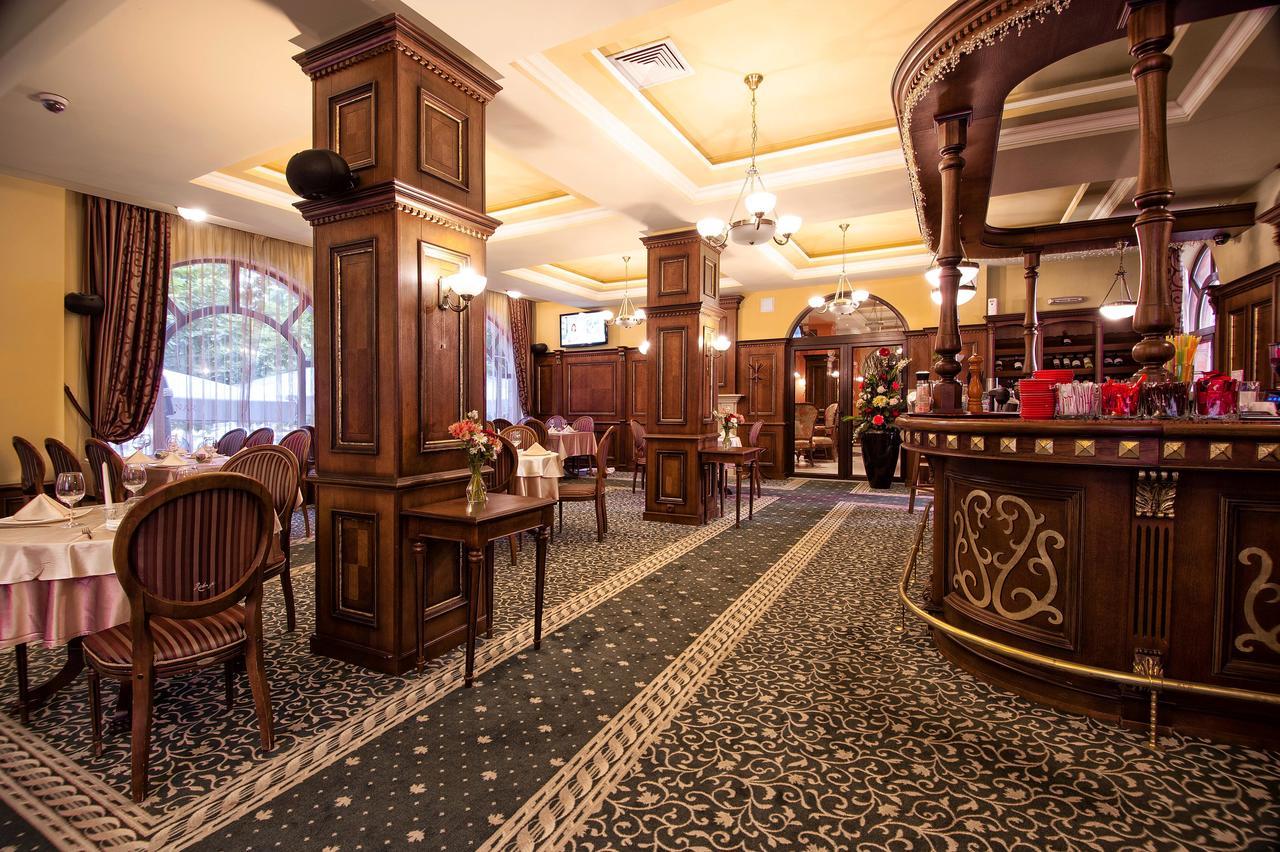 Hotel Chinar Chisaria Zewnętrze zdjęcie