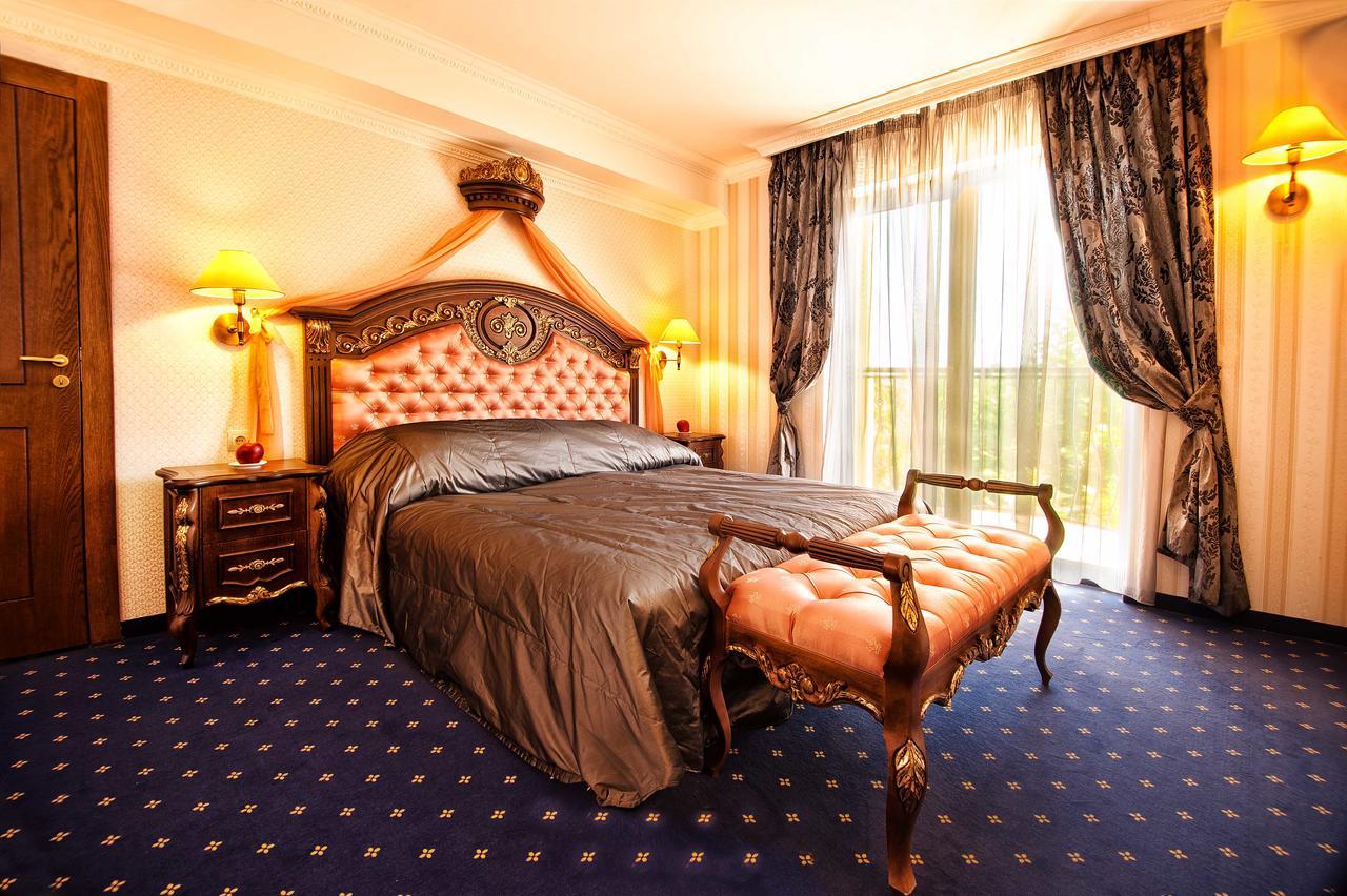 Hotel Chinar Chisaria Zewnętrze zdjęcie