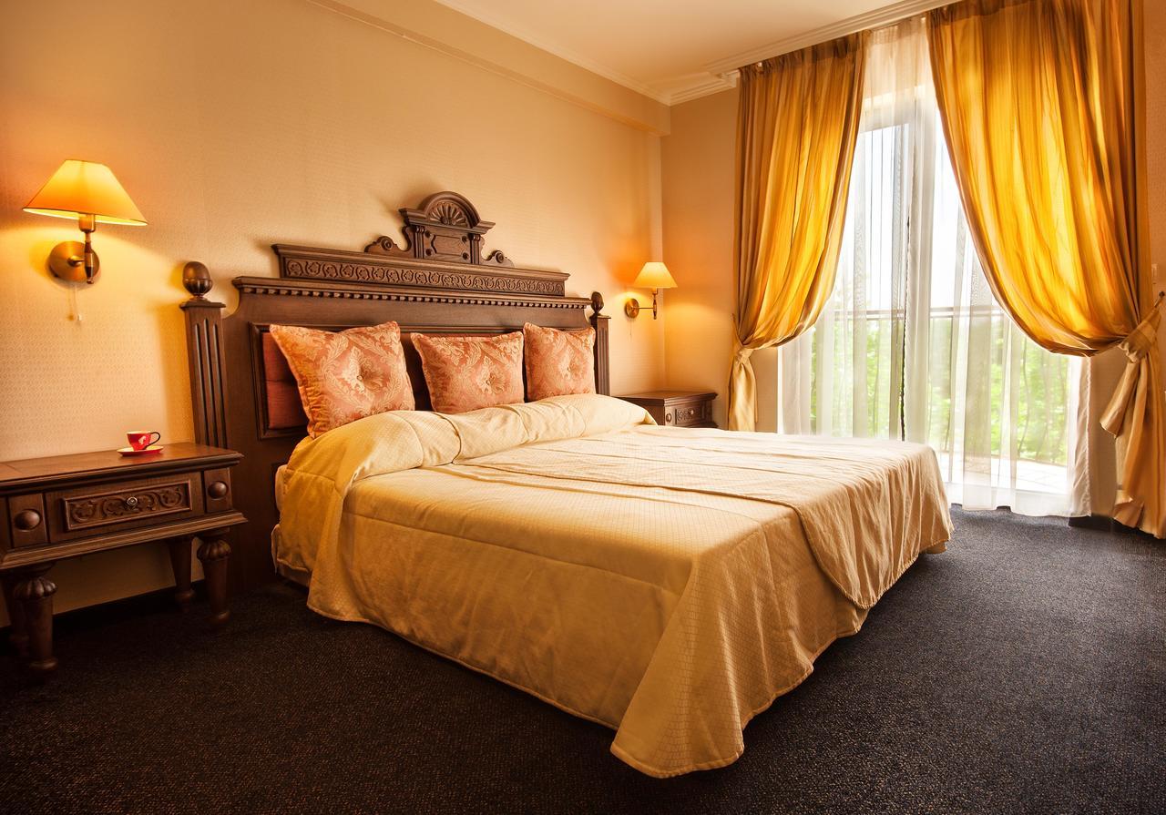 Hotel Chinar Chisaria Zewnętrze zdjęcie