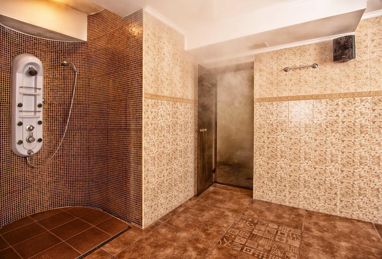 Hotel Chinar Chisaria Zewnętrze zdjęcie