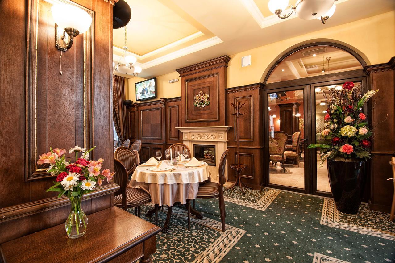 Hotel Chinar Chisaria Zewnętrze zdjęcie