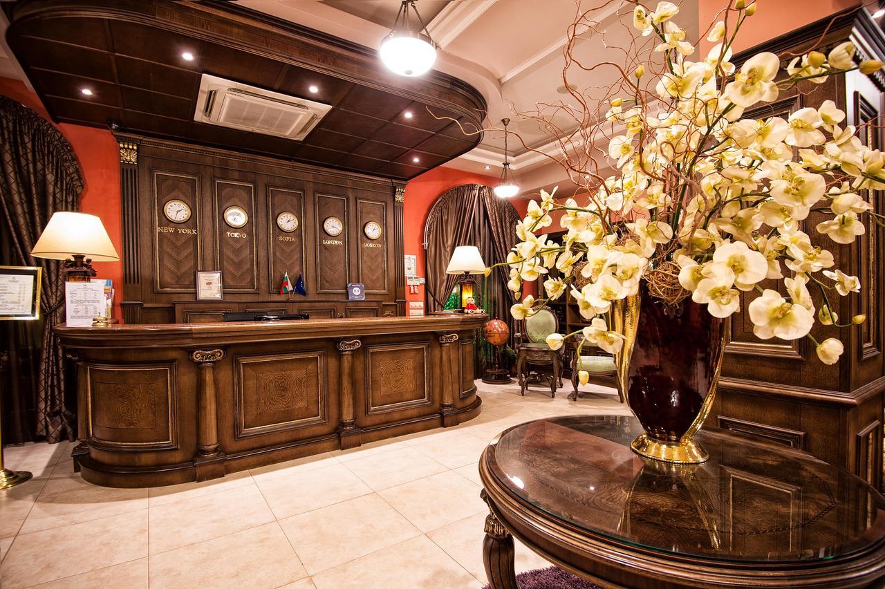 Hotel Chinar Chisaria Zewnętrze zdjęcie