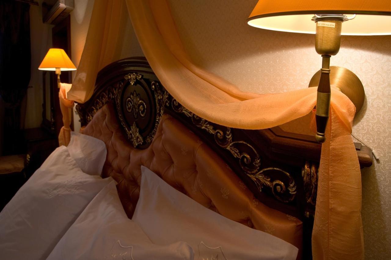 Hotel Chinar Chisaria Zewnętrze zdjęcie